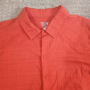 Mountain Hardware Cottonwood Lite Short Sleeve Button Up Shirt Size M Red